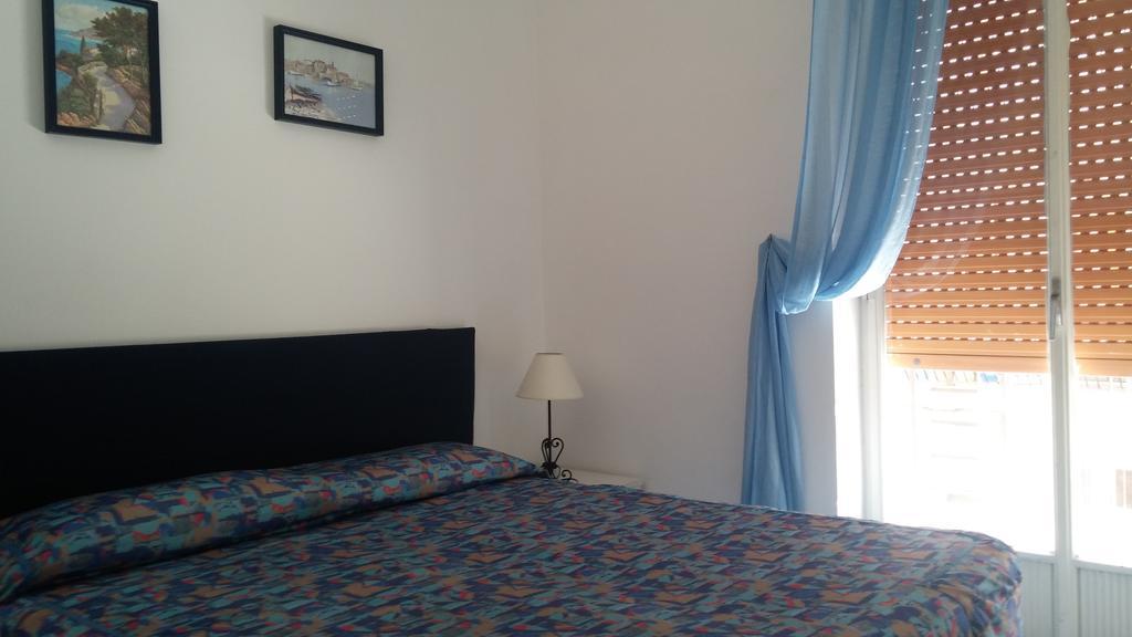 Proserpina Tropea Bilik gambar